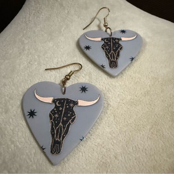 WESTERN HEART EARRINGS – LONGHORN SKULL & STAR DETAIL - Picture 14 of 17
